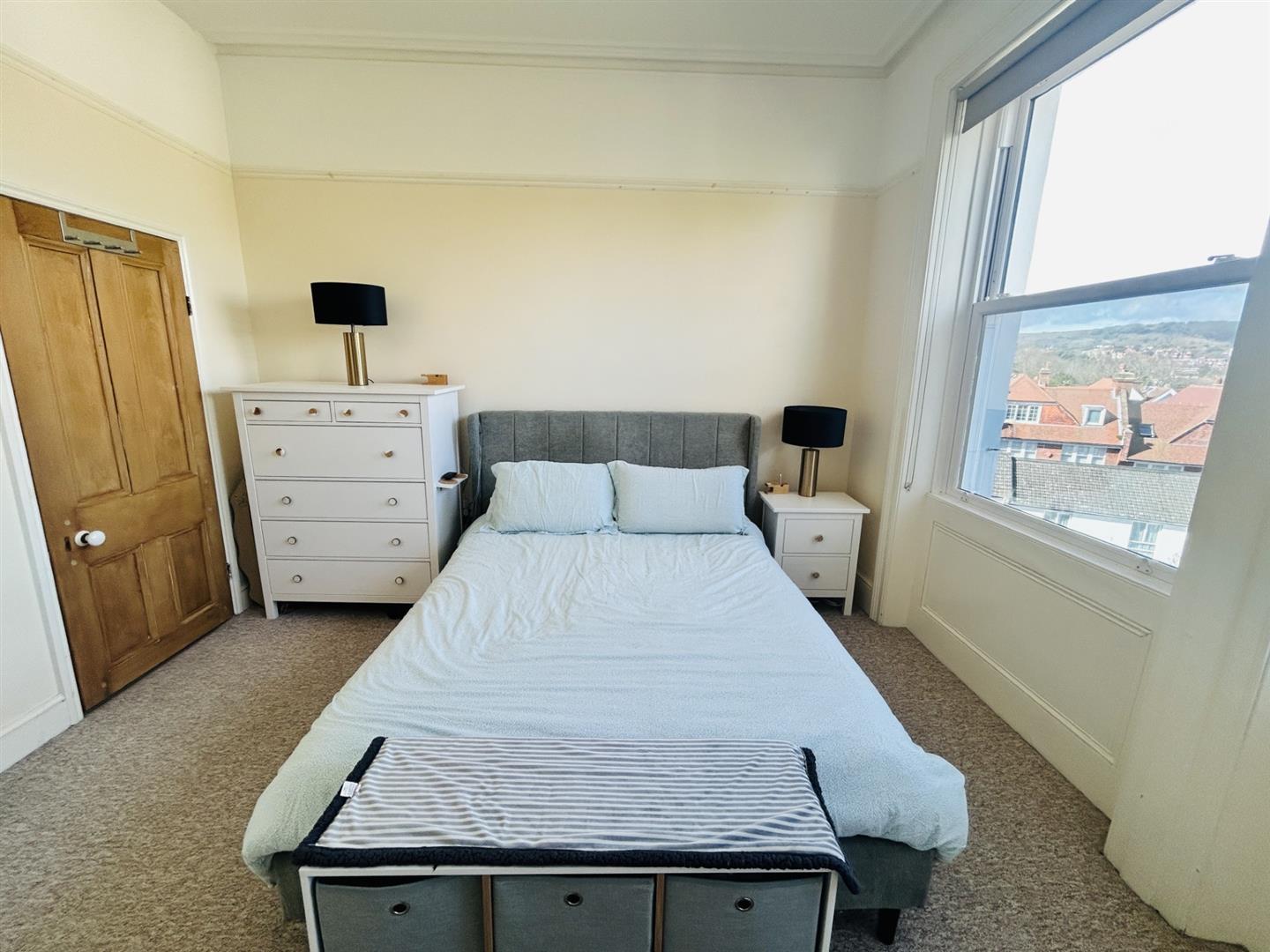 3 Bedroom Flat/Apartment. Highcliff Court, 7 South Cliff in Eastbourne, East Sussex 12